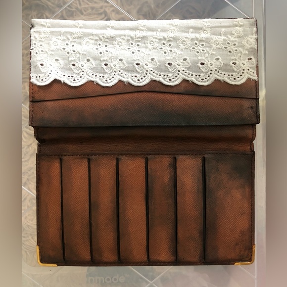 LOUIS VUITTON Bifold Wallet Grunge Lace Art - Picture 8 of 11